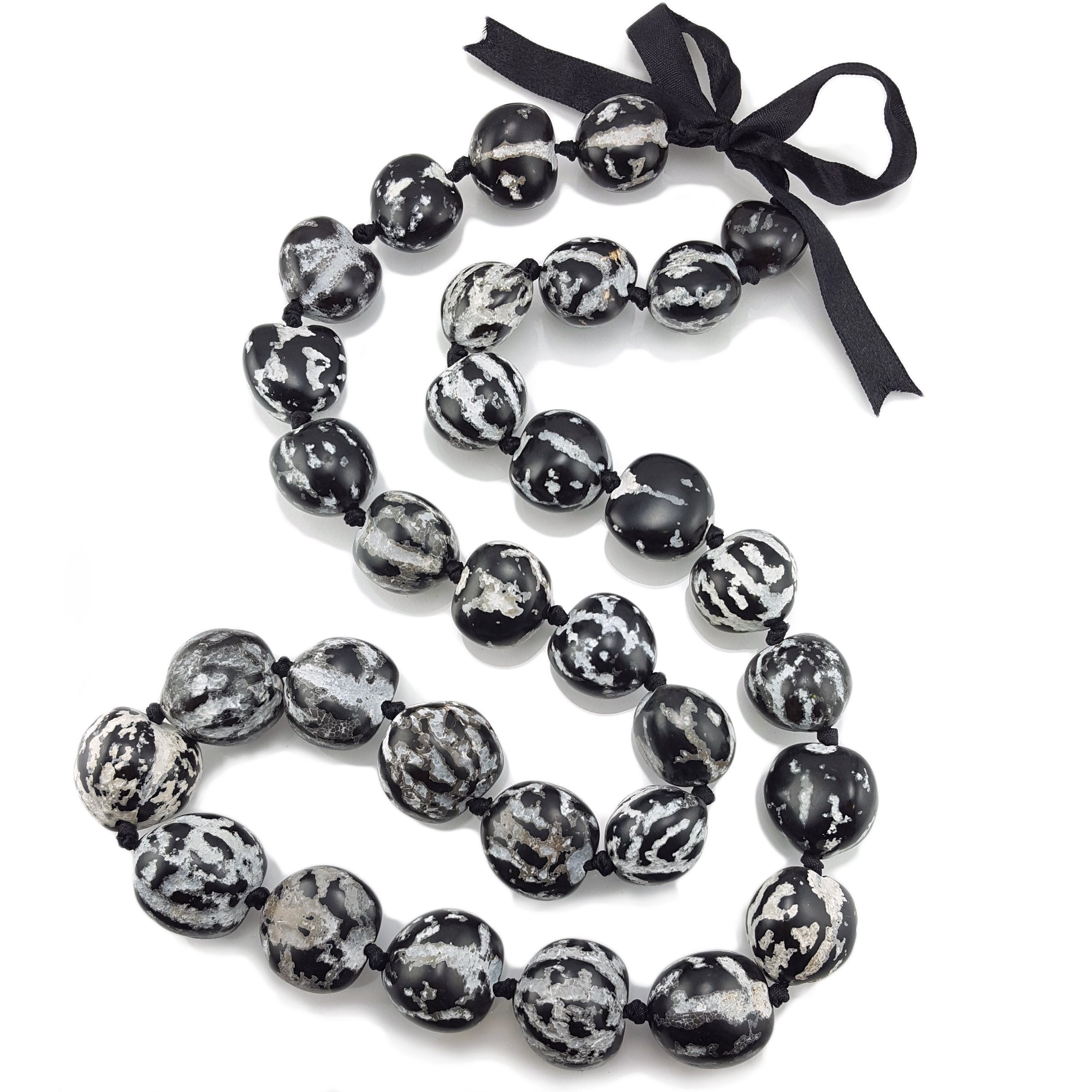 Black and White Kukui Nut Lei Necklace and Bracelet Set
